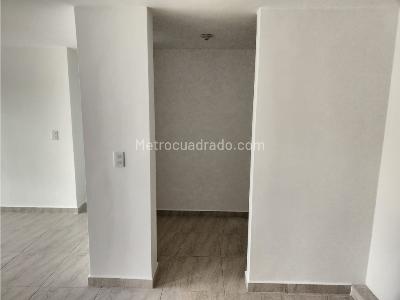 Apartamento de 3 alcobas en venta en El Trapiche, Bello, 73 m² · foto 6 de 15