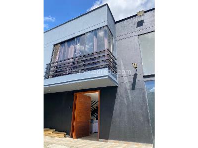 Casa de 4 alcobas en venta en Norteamerica, Bello · foto 13 de 20