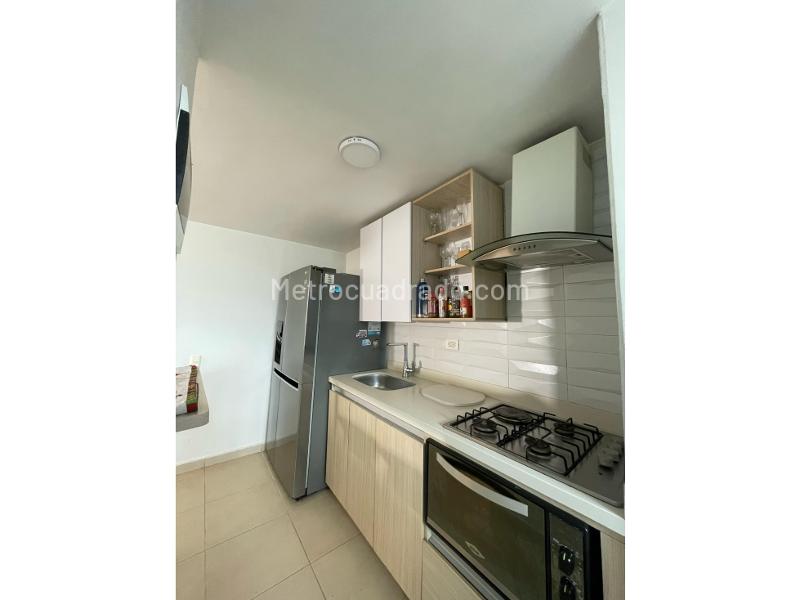 Amplio Apartamento de 3 Habitaciones en Piso 19 - 3