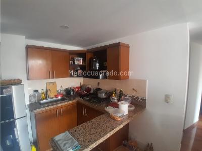 Apartamento de 3 alcobas en venta en Obrero, Bello, 57 m² · foto 3 de 14