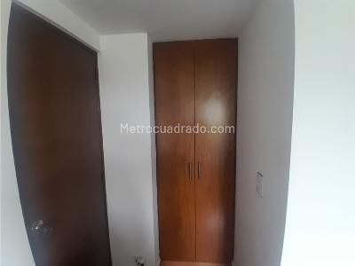 Apartamento de 3 alcobas en venta en Obrero, Bello, 57 m² · foto 12 de 14