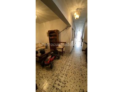 Casa de 4 alcobas en arriendo en Laureles Lorena, Medellín, 230 m² · foto 9 de 20