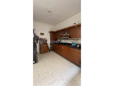 Casa de 4 alcobas en arriendo en Laureles Lorena, Medellín, 230 m² · foto 11 de 20