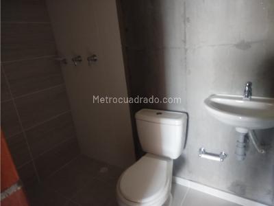 Apartamento de 3 alcobas en venta en Madera, Bello, 54 m² · foto 5 de 15