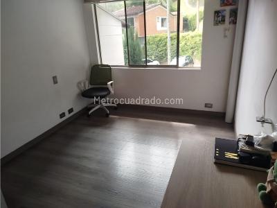 Casa de 4 alcobas en venta en Cumbres, Envigado, 212 m² · foto 13 de 20