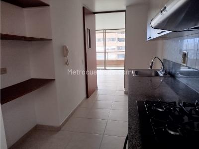 Apartamento de 3 alcobas en venta en El Poblado, Medellín, 137 m² · foto 4 de 20