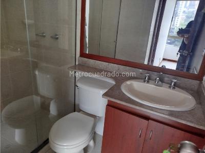 Apartamento de 3 alcobas en venta en El Poblado, Medellín, 137 m² · foto 16 de 20