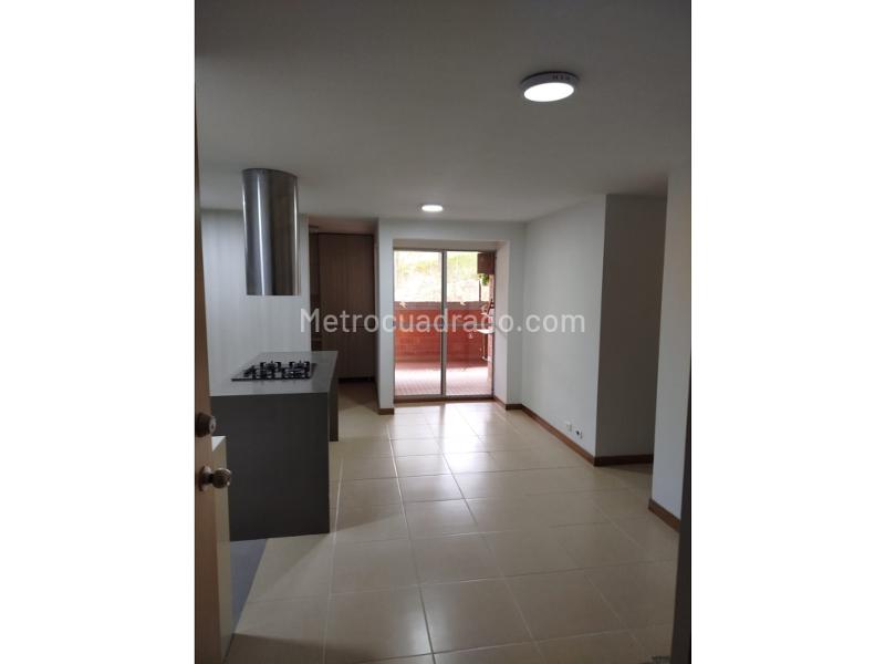 Piso – BELLO, Centro - Más