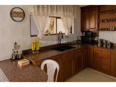 Apartamento de 3 alcobas en venta en Laureles, Medellín, 129 m² · foto 2 de 14