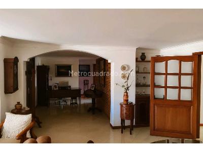 Apartamento de 3 alcobas en venta en Laureles, Medellín, 129 m² · foto 3 de 14