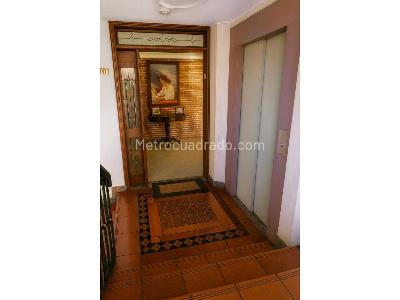 Apartamento de 3 alcobas en venta en Laureles, Medellín, 129 m² · foto 8 de 14