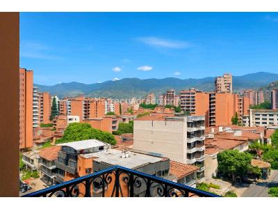 Apartamento de 3 alcobas en venta en Laureles, Medellín, 129 m² · foto 13 de 14