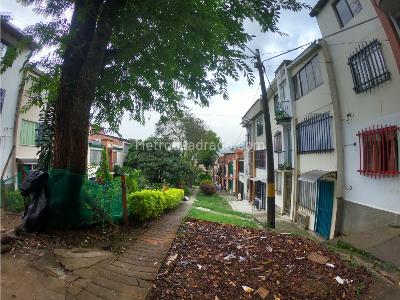 Apartamento de 2 alcobas en venta en Aldea Hato Nuevo, Bello, 50 m² · foto 11 de 12