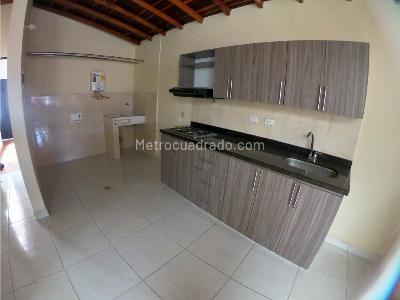 Apartamento de 3 alcobas en arriendo en Andalucia, Bello, 75 m² · foto 3 de 14