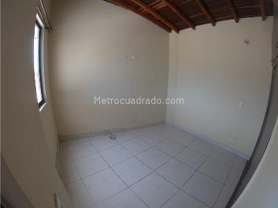 Apartamento de 3 alcobas en arriendo en Andalucia, Bello, 75 m² · foto 8 de 14