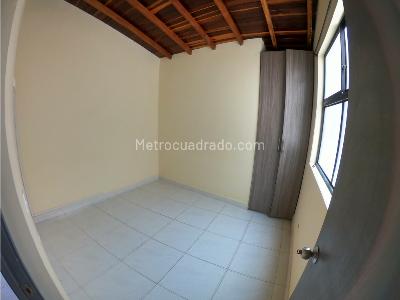 Apartamento de 3 alcobas en arriendo en Andalucia, Bello, 75 m² · foto 9 de 14