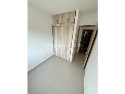 Apartamento de 3 alcobas en arriendo en Fabricato, Bello, 80 m² · foto 5 de 11