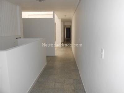 Casa de 5 alcobas en venta en Prado Centro, Medellín, 216 m² · foto 2 de 13