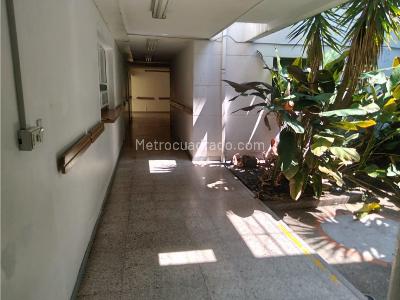 Casa de 5 alcobas en venta en Boston, Medellín, 997 m² · foto 18 de 20