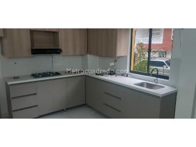 Casa de 4 alcobas en venta en Belen, Medellín, 156 m² · foto 2 de 17