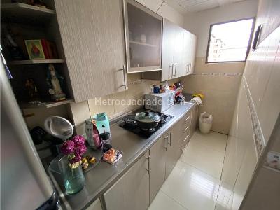 Casa de 5 alcobas en venta en Laureles, Medellín, 90 m² · foto 2 de 14