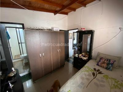 Casa de 5 alcobas en venta en Laureles, Medellín, 90 m² · foto 6 de 14