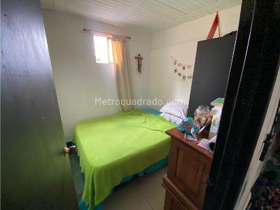 Casa de 5 alcobas en venta en Laureles, Medellín, 90 m² · foto 8 de 14