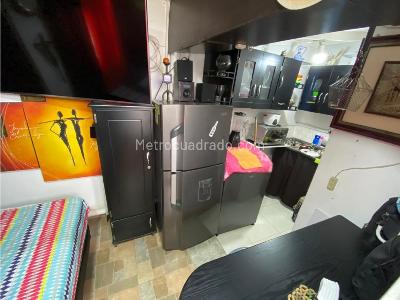 Casa de 5 alcobas en venta en Laureles, Medellín, 90 m² · foto 9 de 14