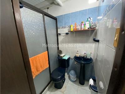 Casa de 5 alcobas en venta en Laureles, Medellín, 90 m² · foto 11 de 14