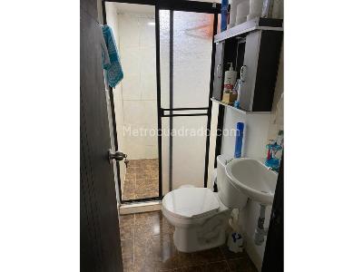 Casa de 5 alcobas en venta en Laureles, Medellín, 90 m² · foto 13 de 14