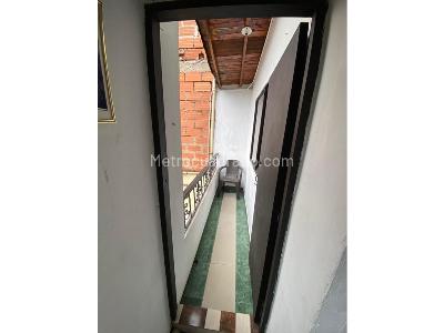 Casa de 5 alcobas en venta en Laureles, Medellín, 90 m² · foto 14 de 14
