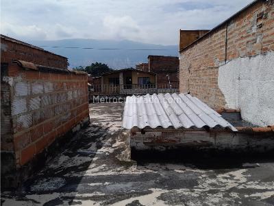Casa de 4 alcobas en venta en Guayabal, Medellín, 213 m² · foto 12 de 14
