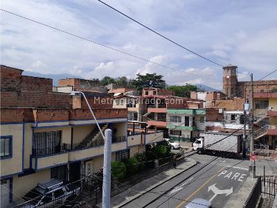 Casa de 4 alcobas en venta en Guayabal, Medellín, 213 m² · foto 14 de 14
