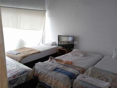 Casa de 5 alcobas en venta en Laureles, Medellín, 300 m² · foto 3 de 6