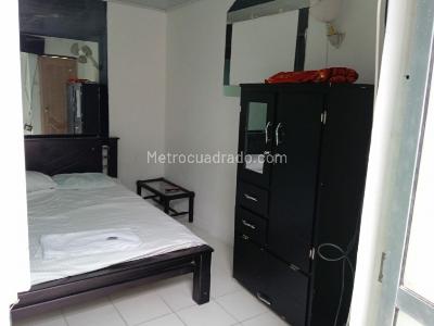 Casa de 5 alcobas en venta en Laureles, Medellín, 300 m² · foto 4 de 6