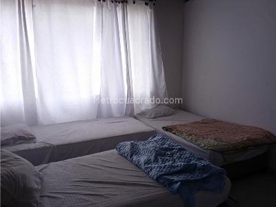 Casa de 5 alcobas en venta en Laureles, Medellín, 300 m² · foto 5 de 6