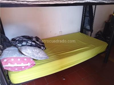 Casa de 3 alcobas en venta en Boston, Medellín, 343 m² · foto 2 de 13