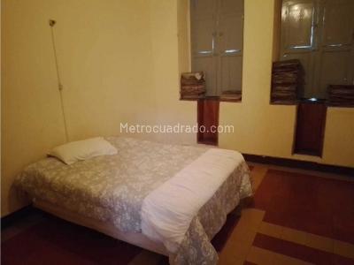 Casa de 3 alcobas en venta en Boston, Medellín, 343 m² · foto 3 de 13