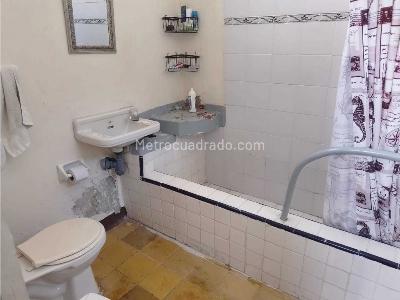 Casa de 3 alcobas en venta en Boston, Medellín, 343 m² · foto 8 de 13