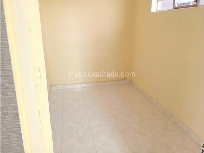 Casa de 4 alcobas en venta en Manrique, Medellín, 160 m² · foto 3 de 10