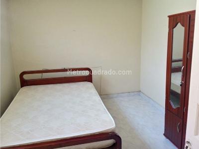 Casa de 4 alcobas en venta en Manrique, Medellín, 160 m² · foto 5 de 10