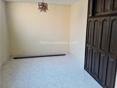 Casa de 4 alcobas en venta en Manrique, Medellín, 160 m² · foto 7 de 10