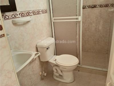Casa de 4 alcobas en venta en Manrique, Medellín, 160 m² · foto 8 de 10