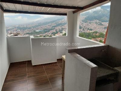 Casa de 3 alcobas en venta en La Milagrosa, Medellín, 115 m² · foto 5 de 20