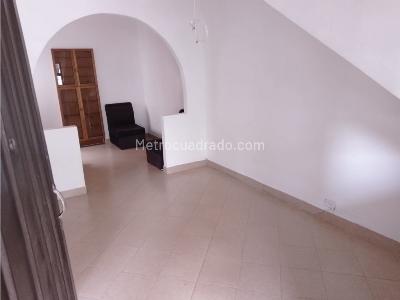 Casa de 5 alcobas en venta en Enciso, Medellín, 147 m² · foto 2 de 10