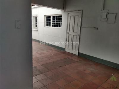 Casa de 5 alcobas en venta en Boston, Medellín, 359 m² · foto 10 de 20