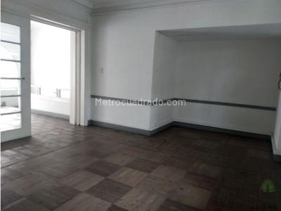 Casa de 5 alcobas en venta en Boston, Medellín, 359 m² · foto 11 de 20