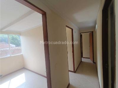 Apartamento en venta en Villa Hermosa, Medellín · foto 9 de 20