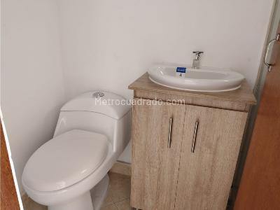 Apartamento de 3 alcobas en arriendo en Boston, Medellín, 53 m² · foto 9 de 11