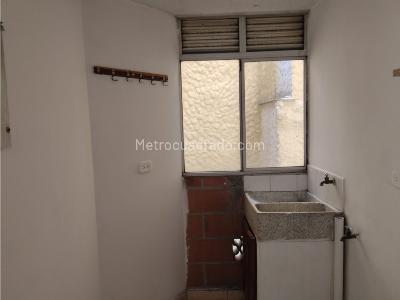 Apartamento de 3 alcobas en arriendo en Boston, Medellín, 53 m² · foto 10 de 11